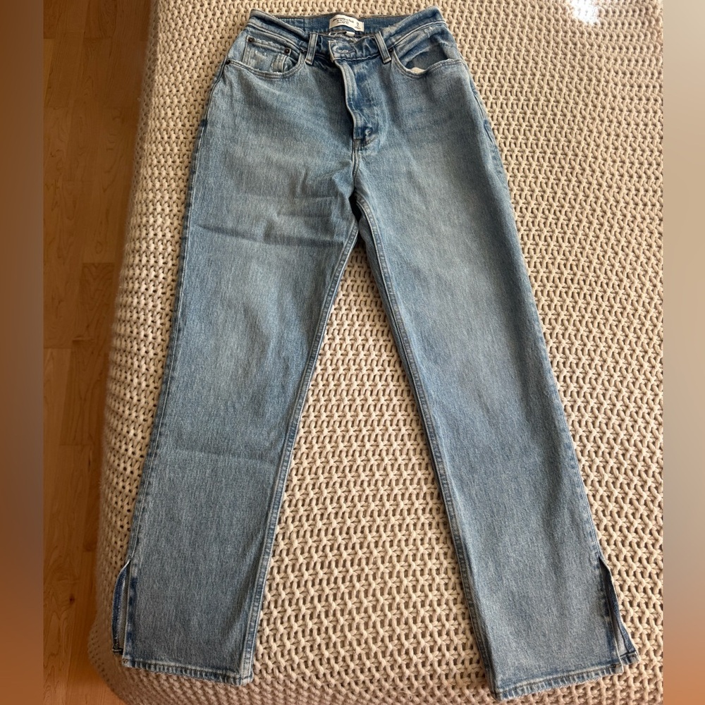 Abercrombie & Fitch Women’s Curve Love 90s Straight Ultra High Rise Jeans